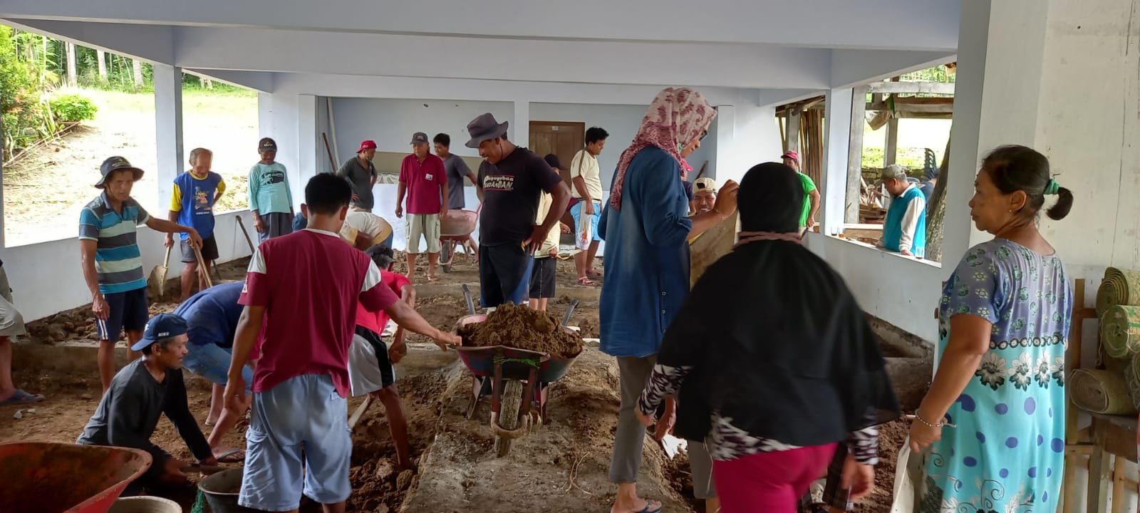 Warga Ngulakan Kerja Bakti  di Balai Sunan Geseng